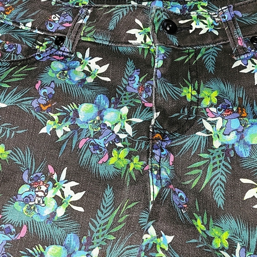 SALE! Disney Lilo & Stitch Tropical Denim Cut Black All Over Print Shorts Size 7